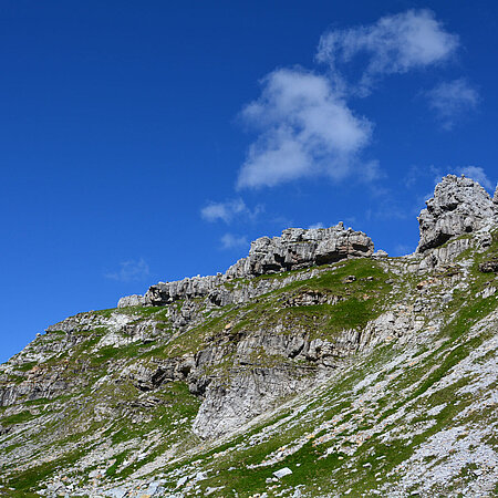 Die Berglandschaft in der Flachacu auf circa 2.200 Höhenmetern.