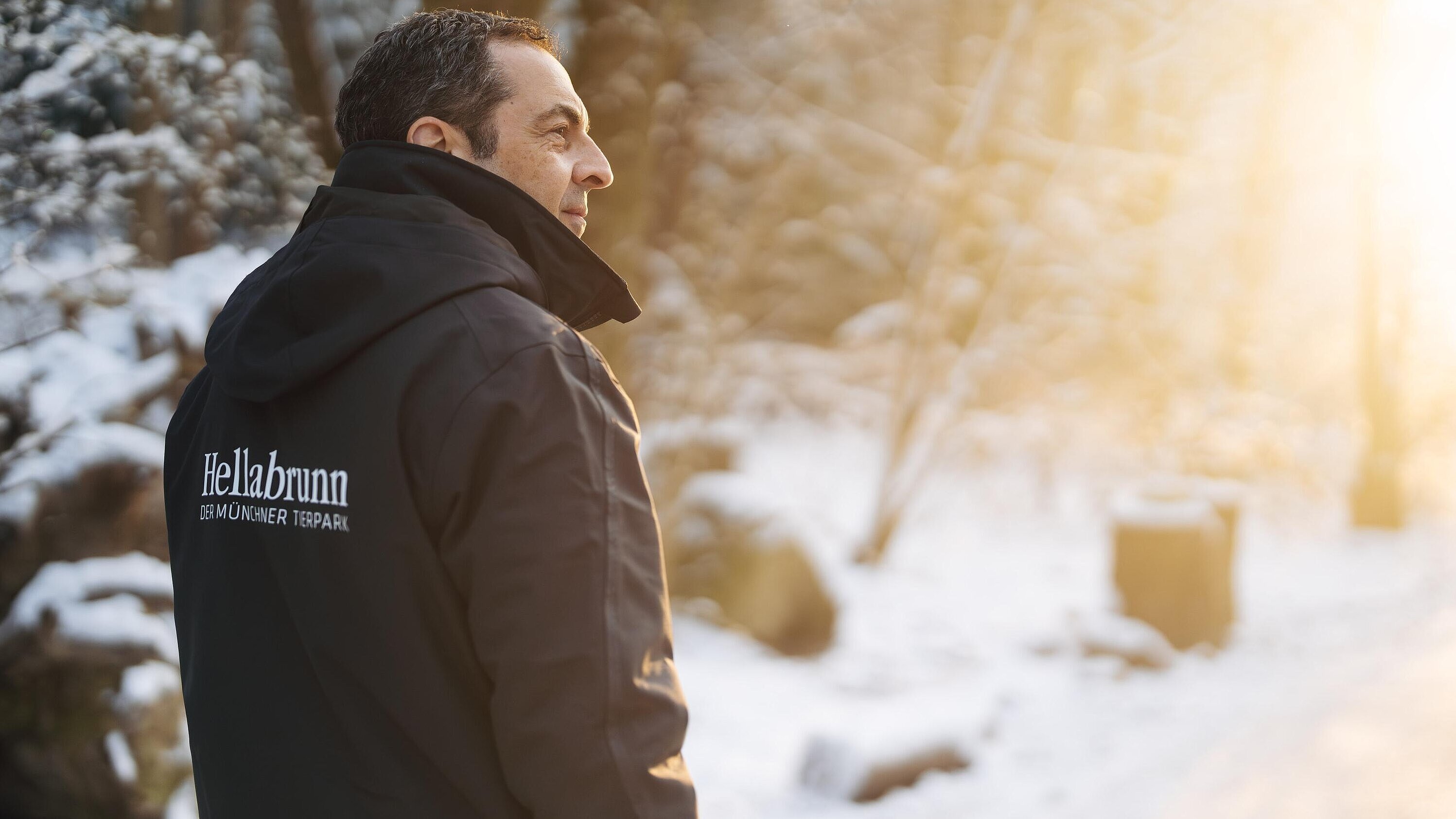 Rasem Baban in der Großvoliere im Tierpark Hellabrunn