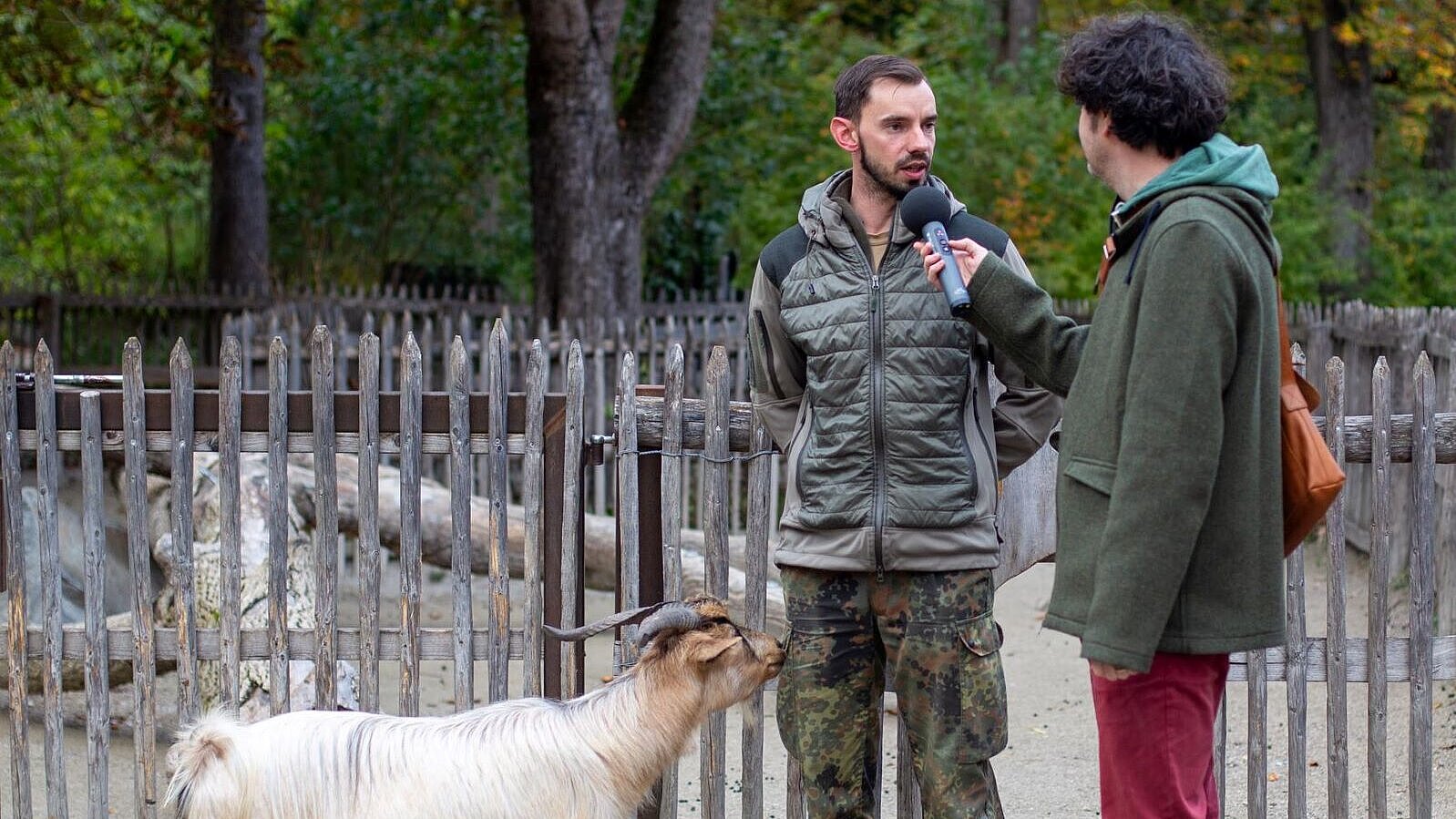 Übung der Bundeswehr-Hundestaffel im Tierpark Hellabrunn 