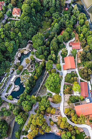 Eine Luftbildaufnahme des Tierpark Hellabrunn.